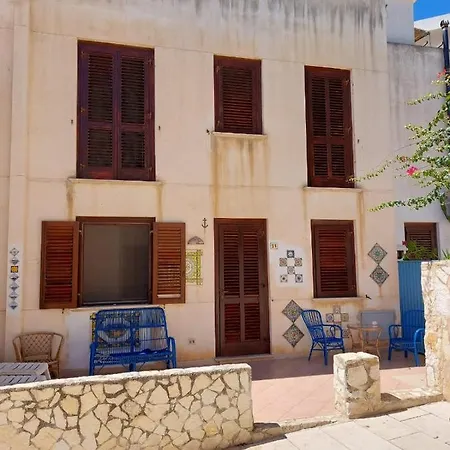 Elvira A * Levanzo